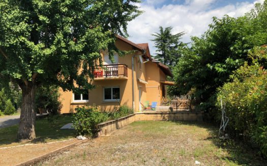 EXCLUSIVITÉ – AIX LES BAINS Proche lac et grand port, au calme, villa 187m²