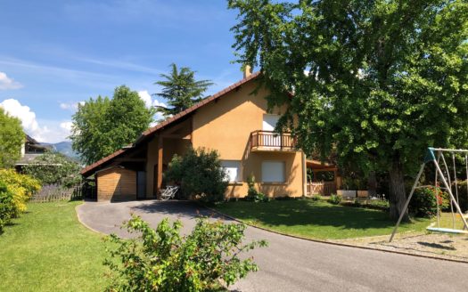 EXCLUSIVITÉ – AIX LES BAINS Proche lac et grand port, au calme, villa 187m²