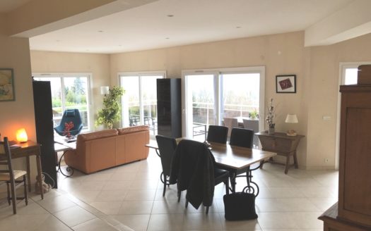 Hauteurs d’Aix les Bains Superbe villa vue lac