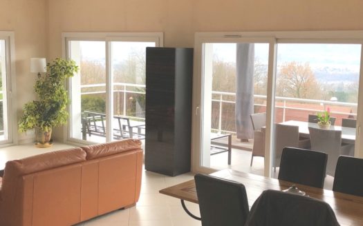 Hauteurs d’Aix les Bains Superbe villa vue lac