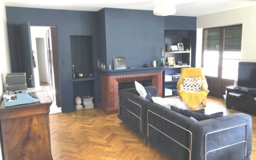 AIX – Unique Superbe F5 lumineux et proche toutes commodités