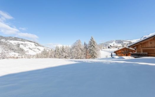 EXCEPTIONNEL – MEGÈVE Beau terrain avec permis purgé vue Mont Blanc