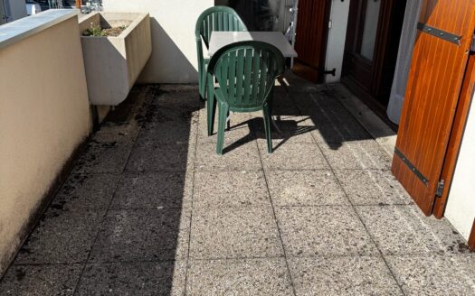 Beau T3/4 au calme avec terrasse et vue