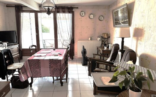 Beau T3/4 au calme avec terrasse et vue