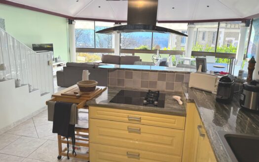 AIX CENTRE Exceptionnel T3 lumineux de 112m²