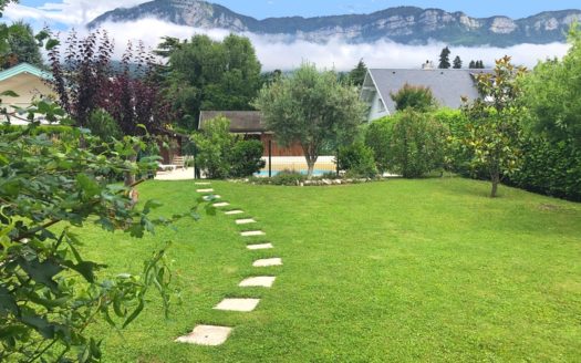 Hauteurs d’AIX au calme Villa avec piscine