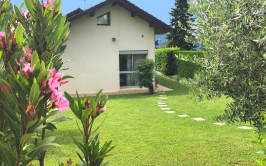 Hauteurs d’AIX au calme Villa avec piscine